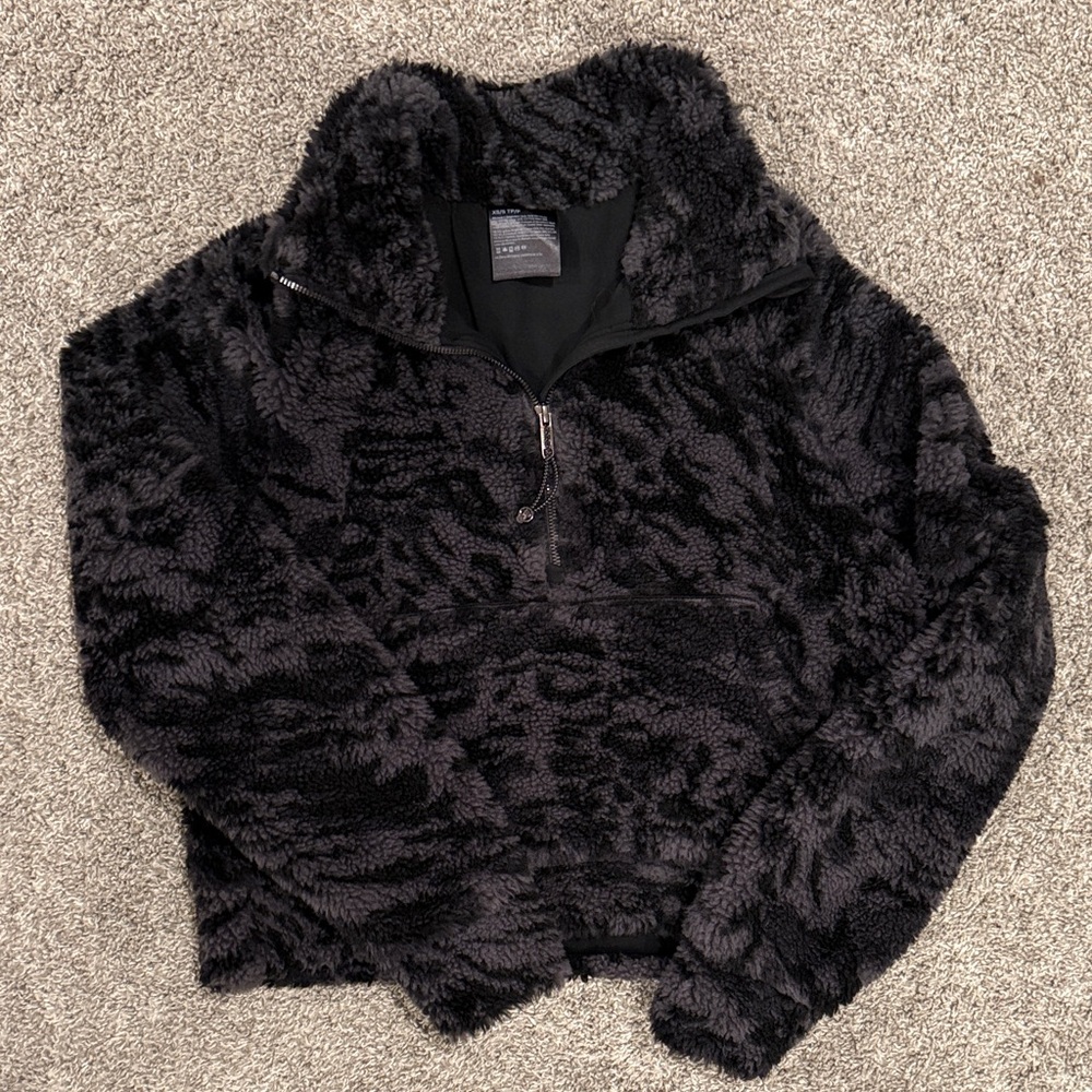Lululemon Athletica Black Camo Fuzzy Scuba